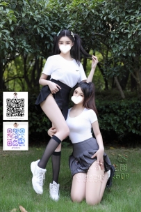 這對高挑火辣的雙飛高級模特擁有完美曲線，白皙滑嫩的肌膚與修長美腿讓人欲罷不能。